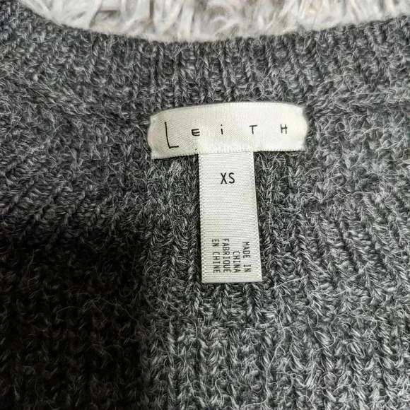 LEITH 164923 Women's Crew Neck Twist Sleeve Sweater Dark Gray Sz. XS - Picture 4 of 8
